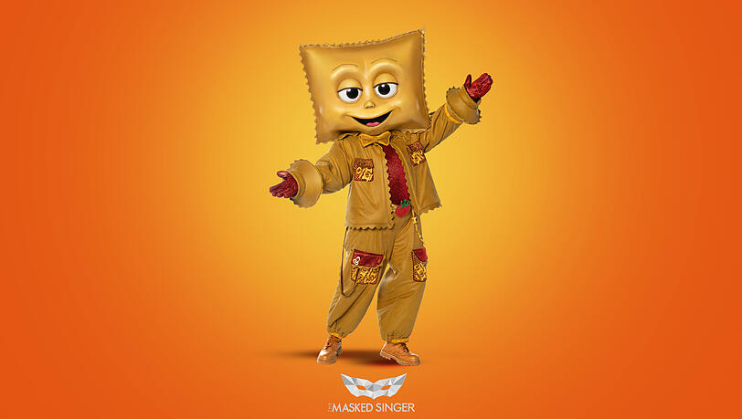 Bereits vor Start der Show gibt es zum Kostüm Rave-ioli die ersten Vermutungen, wer dahinter stecken könnte. Bereits vor Start der Show gibt es zum Kostüm Rave-ioli die ersten Vermutungen, wer dahinter stecken könnte.