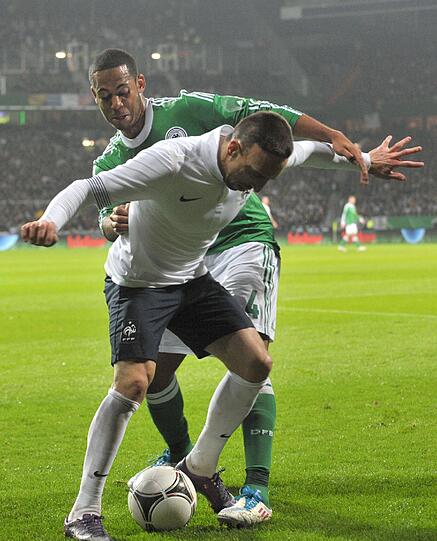 DENNIS AOGO: NOTE 5. Hinten links, weil Lahm fehlte. Und der fehlte sehr. Stümperhaft beim 0:1.
