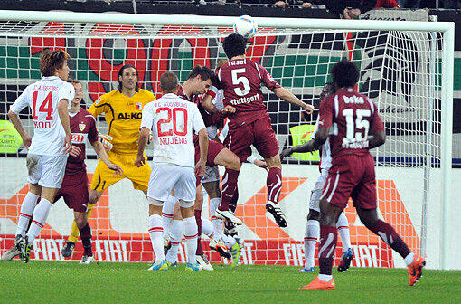 Augsburg: 15. Platz, 30 Punkte, 32:47 Tore - Noch ist Aufsteiger Augsburg 15. der Liga &ndash; doch das Restprogramm hat es in sich.