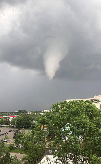 Der Tornado fegte über einen Stadtteil von Hamburg und hinterließ immense Schäden.