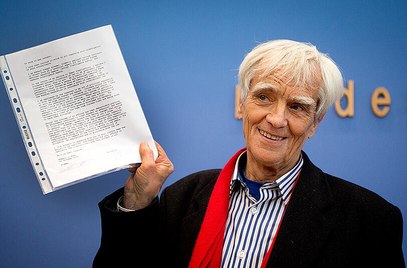 Im Alter von 77 Jahren legt Hans-Christian Ströbele sein Bundestagsmandat nieder.