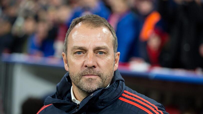 Hansi Flick ist zur Zeit zufrieden mit dem Kader des FC Bayern.