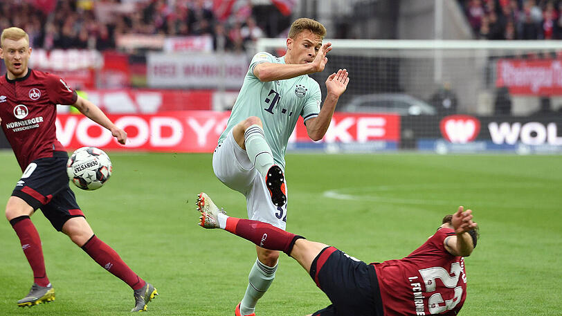 JOSHUA KIMMICH, NOTE 4: Hatte bei Ecken mit dem Hausrat der Club-Fans zu tun, der in seine Richtung flog. Recht engagiert, aber ohne den nötigen Drive. Da muss mehr kommen über den rechten Flügel.