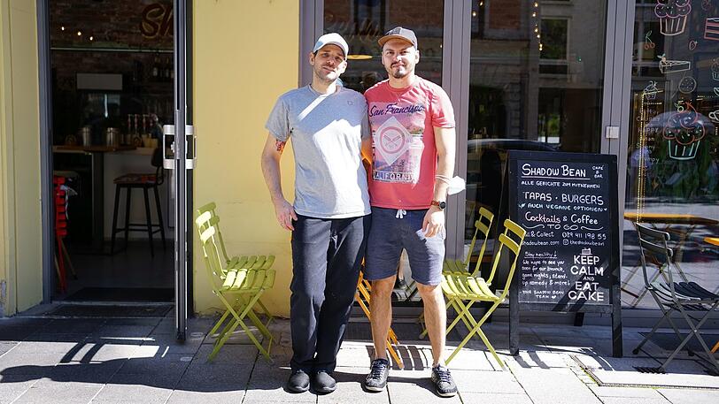 Markus (l.) und Kamen Atov wollen einen Schanigarten.