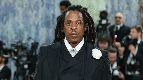 Rapper Jay-Z wird die Halbzeitshow beim Super Bowl 2027 headlinen.
