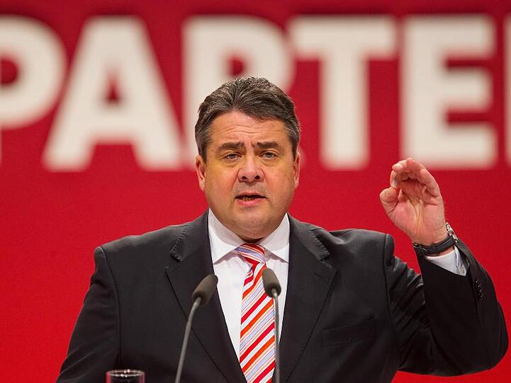 Sigmar Gabriel stellt sich hinter das Kandidatenduo Boris Pistorius und Petra Köpping.