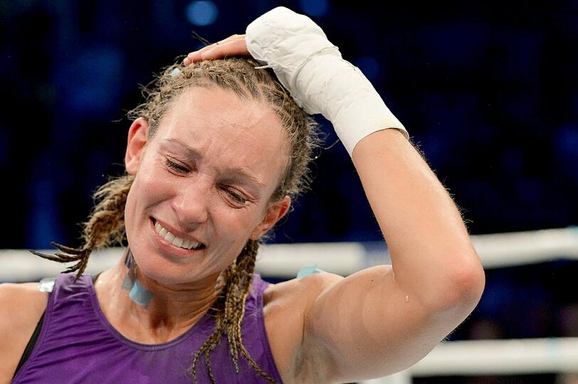 Christine Theiss, Kickboxen:  Deutschlands Kickbox-Queen beendete im Dezember ihre sportliche Karriere &ndash; als Weltmeisterin. Im Fernsehen bleibt sie präsent, unter anderem als Moderatorin der Abnehm-Show &bdquo;The Biggest Loser&ldquo;.