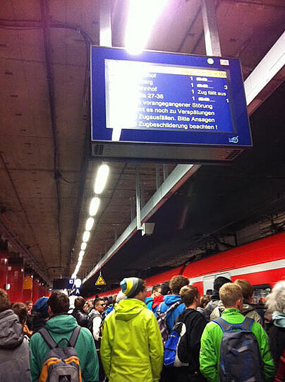 Wenn die S-Bahn dann kommt, geht das große Gedränge los...