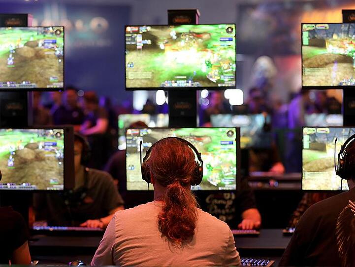 Die Gamescom brummt - und wächst. Unter dem Motto "Gemeinsam sind wir Games" rücken die Veranstalter in diesem Jahr einmal mehr die Community in den Mittelpunkt.