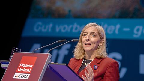 Bundesgesundheitsministerin NIna Warken bei ihrer Antrittsrede.