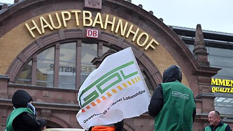 Im Tarifkonflikt zwischen der Deutschen Bahn und der Gewerkschaft Deutscher Lokomotivf&uuml;hrer drohte am Dienstag eine Eskalation. (Archivbild)