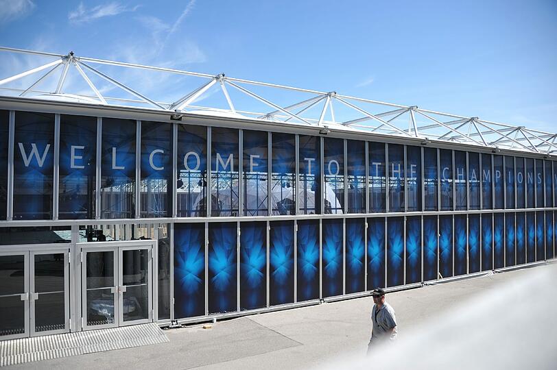 Neue Beleuchtung, neuer Name, und auch sonst ändert sich viel: Zum Champions-League-Finale bekommt die Allianz Arena ein neues Kleid. Wir haben uns schon vorab einmal umgesehen. Ein kleiner Bilder-Rundgang
