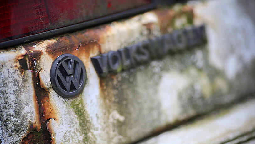 Der Lack ist ab bei VW: Jetzt müssen wohl noch weitere Top-Manager den Volkswagenkonzern verlassen. Der Lack ist ab bei VW: Jetzt müssen wohl noch weitere Top-Manager den Volkswagenkonzern verlassen.