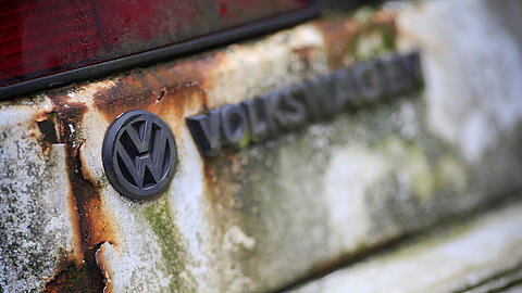 Der Lack ist ab bei VW: Jetzt müssen wohl noch weitere Top-Manager den Volkswagenkonzern verlassen.