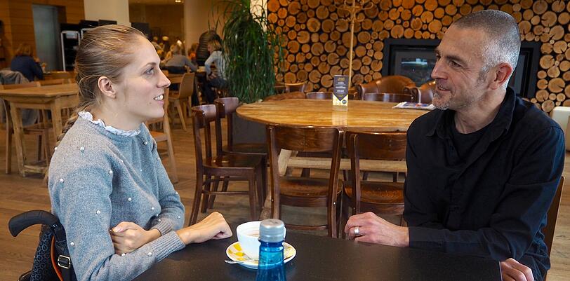 Daheim in Kematen im Westen Innsbrucks: Kira Grünberg im Gespräch mit AZ-Autor Florian Kinast.
