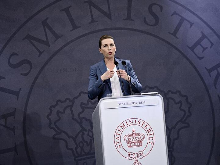 Mette Frederiksen, Ministerpräsidentin von Dänemark, spricht auf einer Pressekonferenz zur Situation der Coronavirus-Krise in Dänemark.