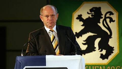 Von März 2006 bis März 2007 war er Präsident der Löwen: Alfred Lehner.