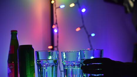 Das Gesetz regelt auch Beschr&auml;nkungen f&uuml;r die Chemikalien Gamma-Butyrolacton (GBL) und 1,4-Butandiol (BDO). Sie sind als K.-o.-Tropfen bekannt. (Archivbild)