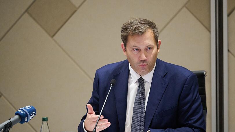 Bundesfinanzminister Lars Klingbeil (SPD) will Deutschland im Rennen um EZB-Spitzenposten positionieren (Archivbild) Bundesfinanzminister Lars Klingbeil (SPD) will Deutschland im Rennen um EZB-Spitzenposten positionieren (Archivbild)