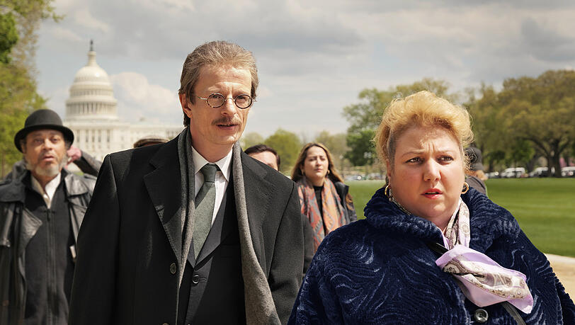 Alexander Scheer und Meltem Kaptan in einer Szene des Films "Rabiye Kurnaz gegen George W. Bush". Der Film von Andreas Dresen gehört zu den Wettbewerbsfilmen der Berlinale. Alexander Scheer und Meltem Kaptan in einer Szene des Films "Rabiye Kurnaz gegen George W. Bush". Der Film von Andreas Dresen gehört zu den Wettbewerbsfilmen der Berlinale.