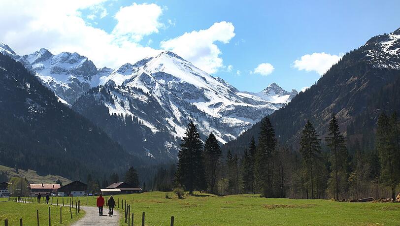 Ein richtig gepackter Rucksack ist das A und O beim Wandern. Ein richtig gepackter Rucksack ist das A und O beim Wandern.