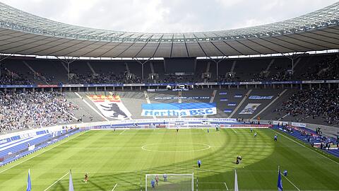 Ganz so leer wie hier beim Spiel gegen Stuttgart im Jahr 2010, als der Hertha-Block als Disziplinarmaßnahme gesperrt war, wird es hoffentlich nicht werden im Olympiastadion.