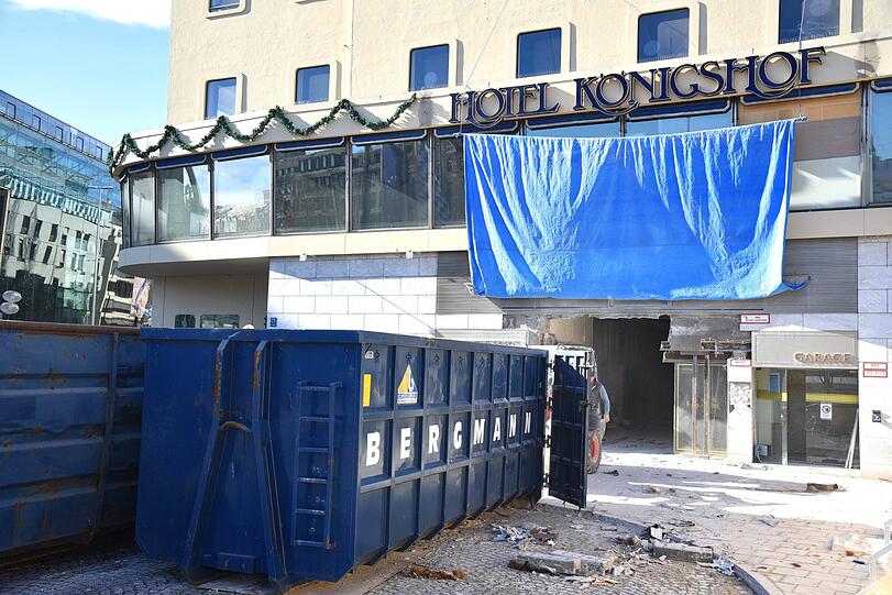 Baustelle am Stachus: Das Hotel Königshof wird abgerissen.