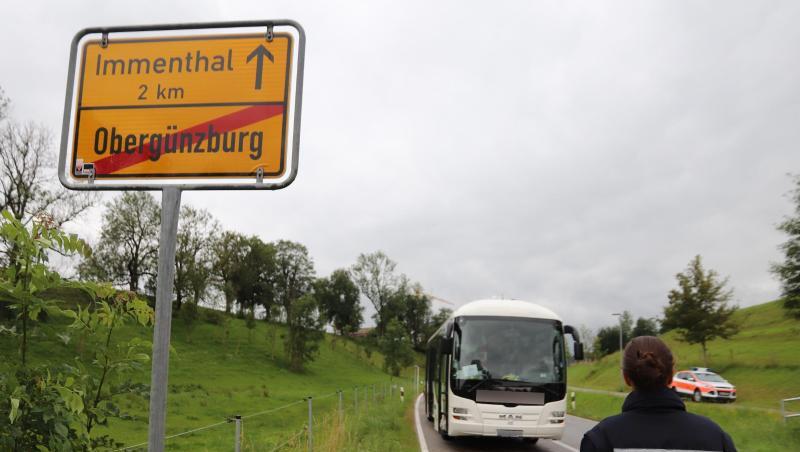 Eine Mitarbeiterin der Kripo vor dem Linienbus. Foto: Benjamin Liss/dpa Eine Mitarbeiterin der Kripo vor dem Linienbus. Foto: Benjamin Liss/dpa