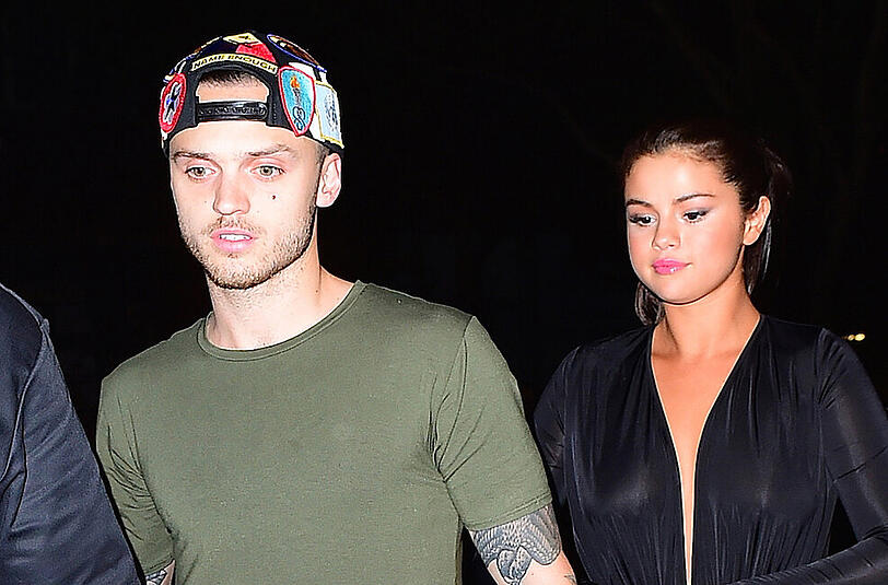 Alexander DeLeon und Selena Gomez haben sich im Dubai-Urlaub kennengelernt