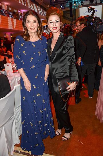 Iris Berben und Hendrikje Kopp (Chefreporterin Gala)