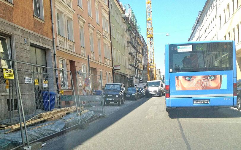 Kräne, Bauzäune, Engstellen