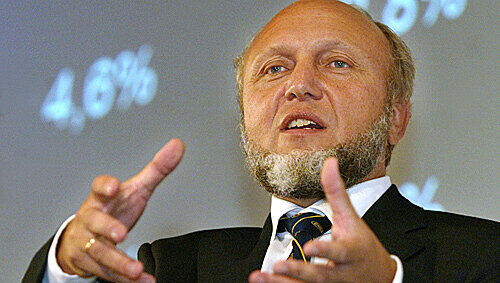 Ökonom Hans-Werner Sinn hat die Kritik an Managern mit dem Antisemitismus in der Weltwirtschaftskrise von 1929 verglichen. Ökonom Hans-Werner Sinn hat die Kritik an Managern mit dem Antisemitismus in der Weltwirtschaftskrise von 1929 verglichen.