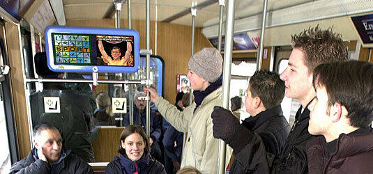Abwechslung im Untergrund: Jetzt bekommt auch München sein U-Bahn-Fernsehen. Ton wird es dazu keinen geben, der stört bloß.