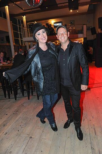 Promis beim Futurecom-Sommerfest: Gloria Gray und Charlie Glass.