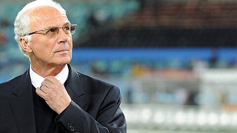 Beckenbauer soll Niersbach "zusammengefaltet" haben, sagt Blatter.
