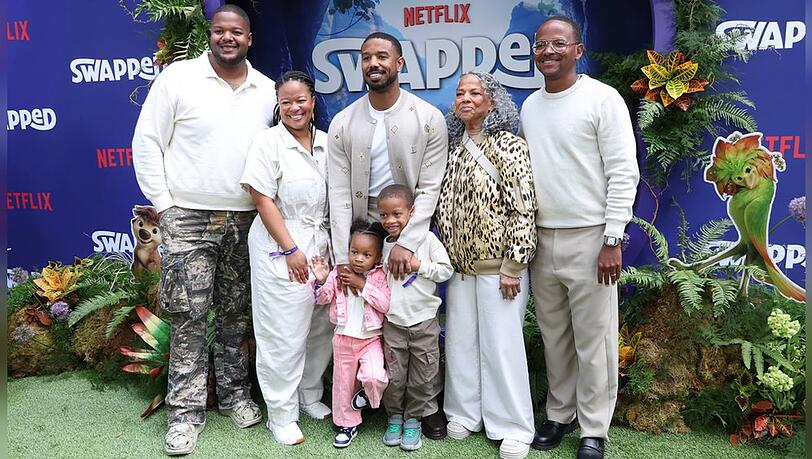 Michael B. Jordan (Mitte) mit seiner Familie.