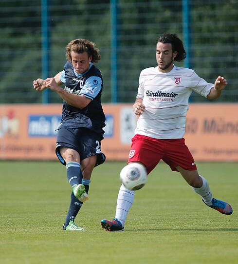 Die Löwen beim Testspiel gegen Jahn Regensburg.