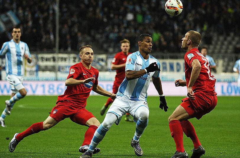Löwen-Stürmer Rubin Okotie traf in der Nachspielzeit der ersten Halbzeit zum 1:1.
