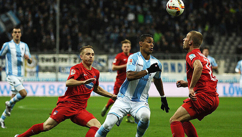 Löwen-Stürmer Rubin Okotie traf in der Nachspielzeit der ersten Halbzeit zum 1:1. Löwen-Stürmer Rubin Okotie traf in der Nachspielzeit der ersten Halbzeit zum 1:1.