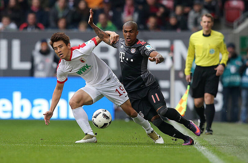 Douglas Costa: Note 4. Rotationsrückkehrer Nummer 7 &ndash; konnte sich nicht so sehr ins Offensivspiel einbringen wie Robben. Rochierte viel, bemühte sich, dennoch waren einige Missverständnisse drin. Kein rechter Zug zum Tor, strahlte auch kaum Torgefahr aus.