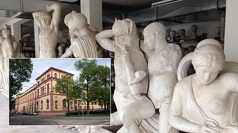 Diese griechischen Statuen sollen bald ins Wilhelmsgymnasium (kleines Foto) einziehen.