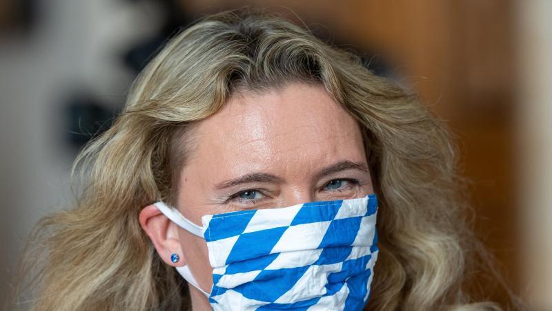 Kerstin Schreyer (CSU), Verkehrsministerin von Bayern, kommt in den Landtag. Foto: Peter Kneffel/dpa/Archivbild Kerstin Schreyer (CSU), Verkehrsministerin von Bayern, kommt in den Landtag. Foto: Peter Kneffel/dpa/Archivbild