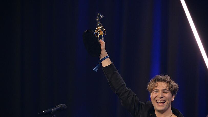 Fionn Ferreira will die Meere von Mikroplastik befreien. Dafür wurde er mit dem Bambi in der Kategorie Unsere Erde ausgezeichnet.