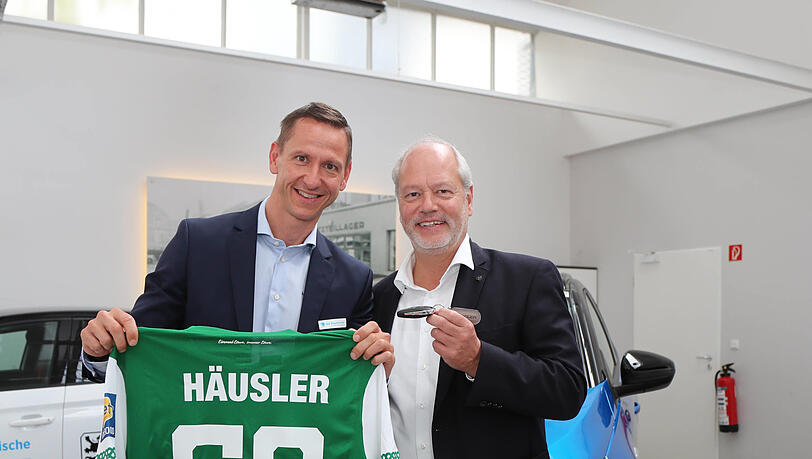 Bessere Zeiten: Rappl (r.) mit Ex-L&ouml;wen-Finanzboss Pfeifer.