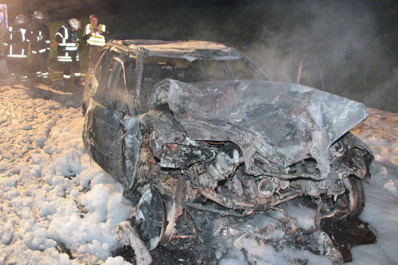 Die Bilder vom Auffahrunfall zwischen Gangkofen und Frontenhausen.