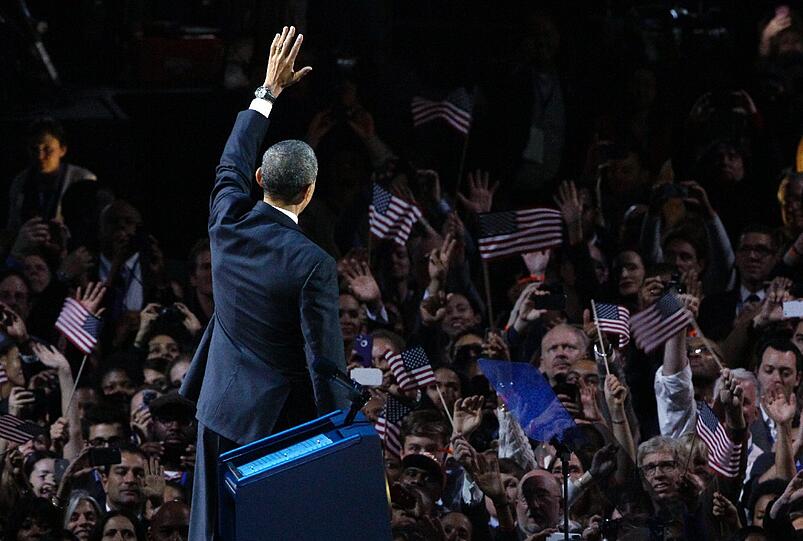 Barack Obama bleibt für vier weitere Jahre US-Präsident: Hier sehen Sie die emotionalen Bilder aus der langen US-Wahlnacht.