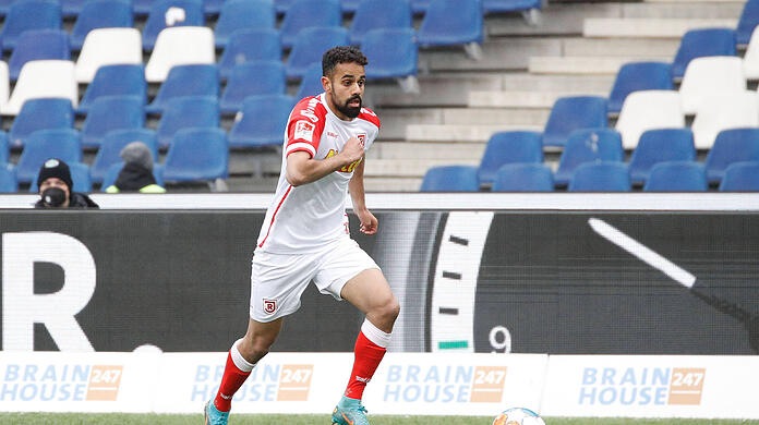 Sarpreet Singh hat seinen Vertrag bei den Bayern verlängert und wird erneut nach Regensburg verliehen.