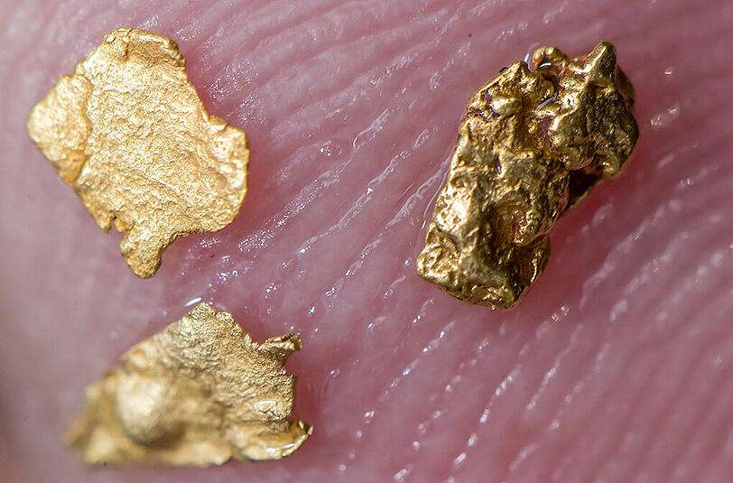 Der Mann steckte sich Goldnuggets in seinen After. (Symbolbild)
