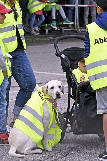 Zahlreiche Schaulustige versammelten sich.