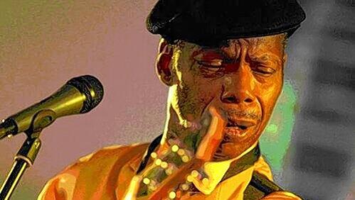 Sanfte Stimme, aggressiver Name: Walter „Wolfman“ Washington. Sanfte Stimme, aggressiver Name: Walter „Wolfman“ Washington.